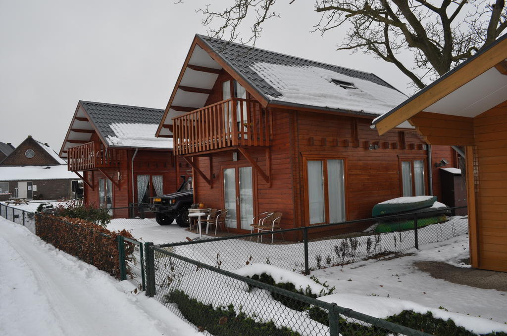 Villa Thuiskomen, Genieten Aan Het Water Maaseik Zimmer foto