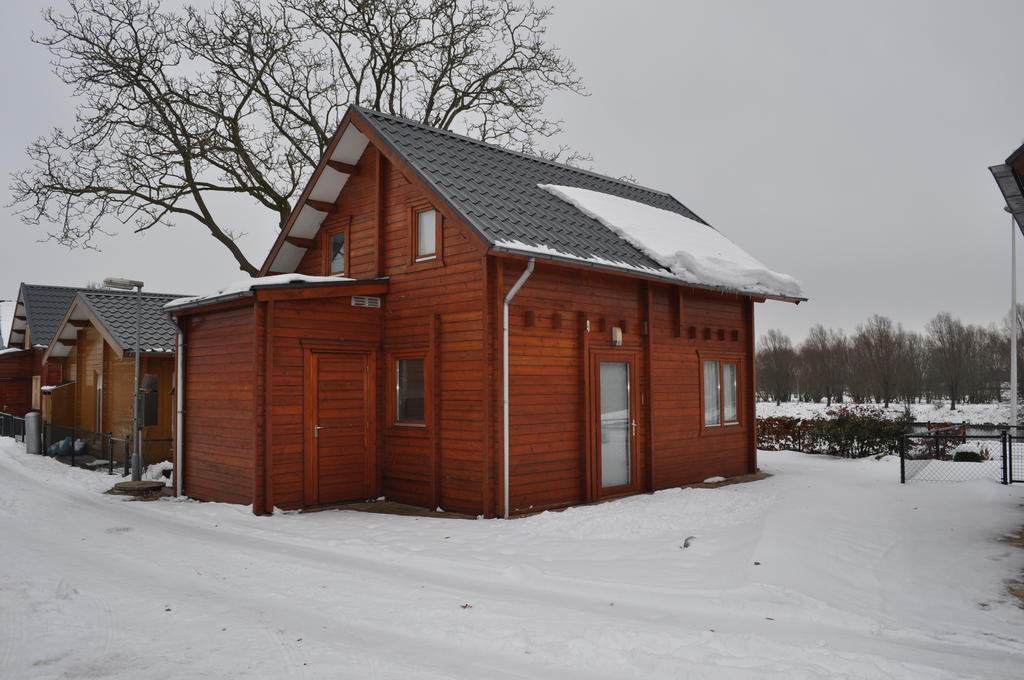 Villa Thuiskomen, Genieten Aan Het Water Maaseik Zimmer foto